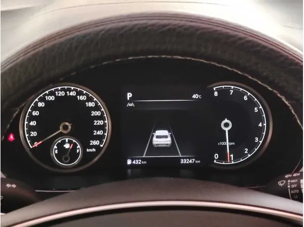 Car image 24