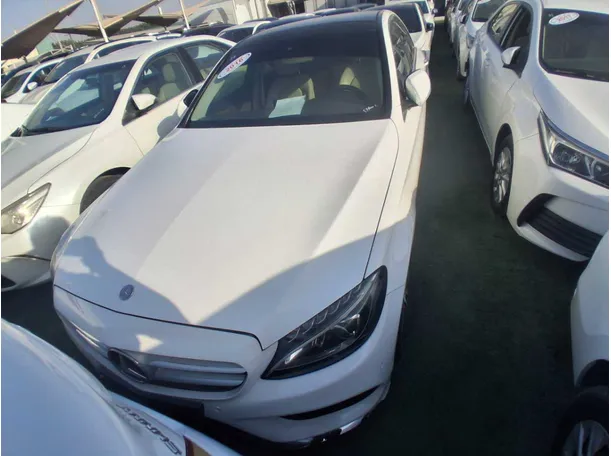 2016 مرسيدس C200 في الإمارات