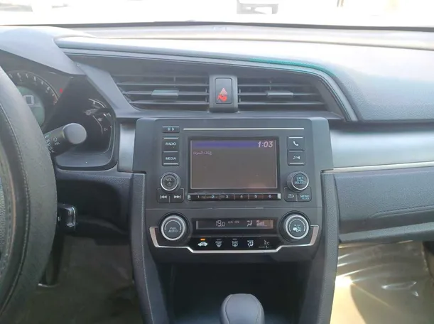 Car image 14