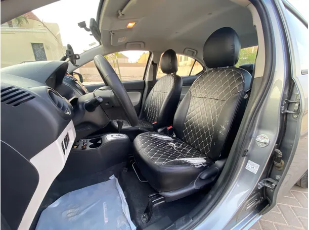 Car image 11