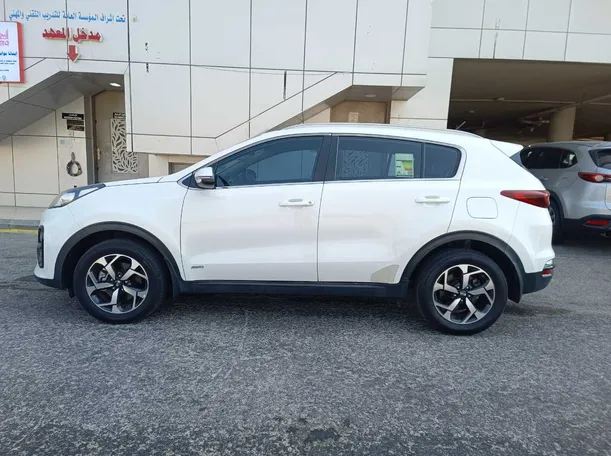 Car image 8