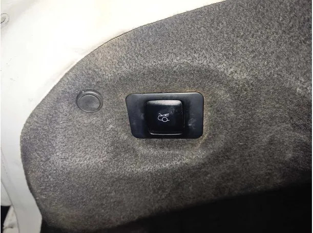 Car image 29