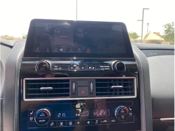 Car image 18