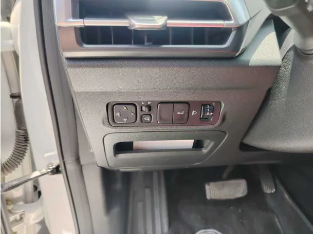Car image 37