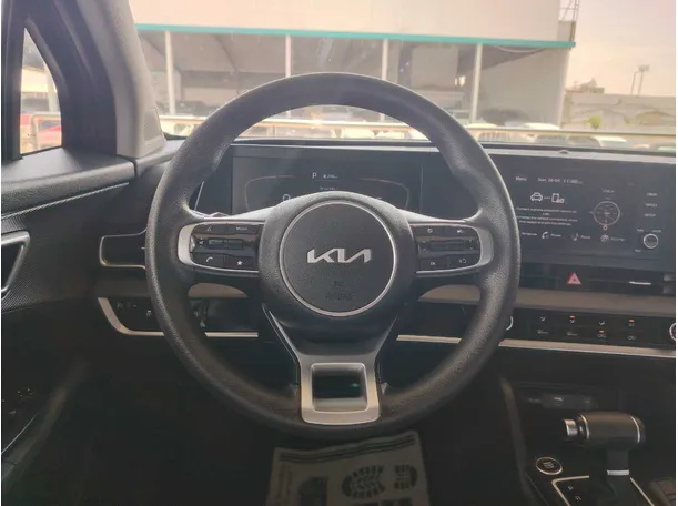 Car image 26