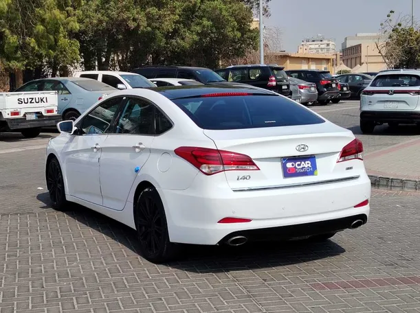 Car image 7