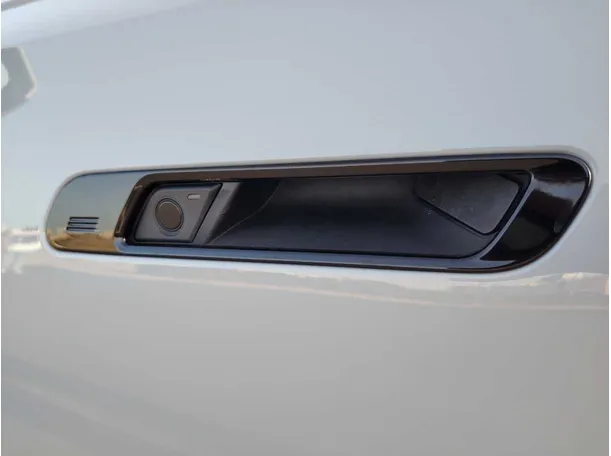 Car image 29