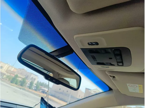 Car image 26