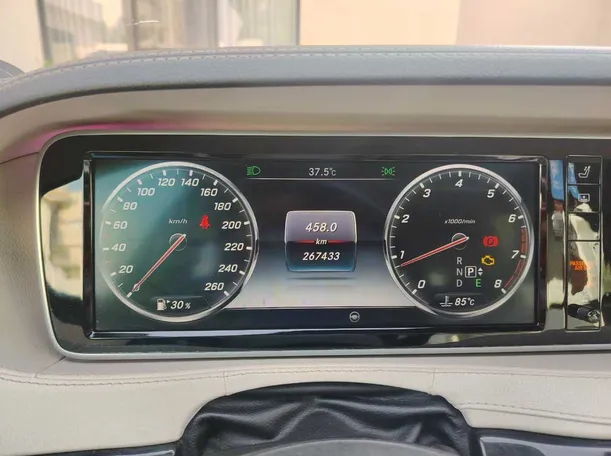 Car image 30