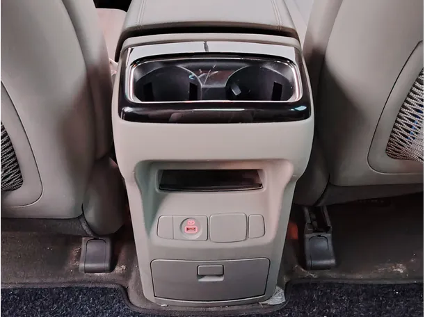 Car image 31