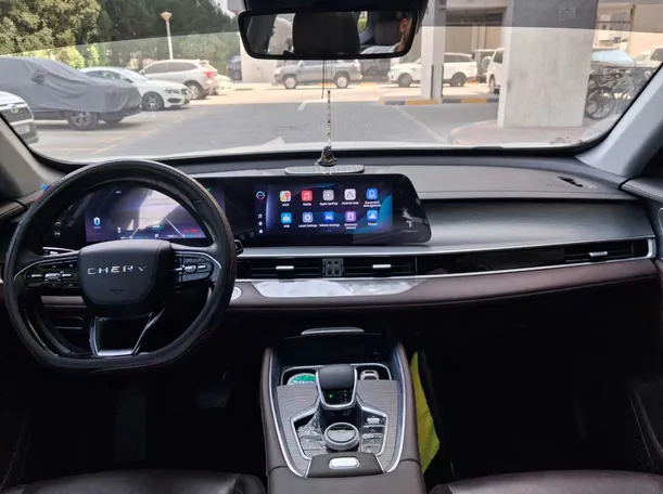 Car image 18