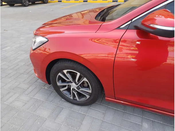 Car image 9