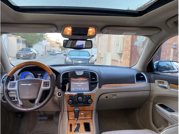 Car image 15