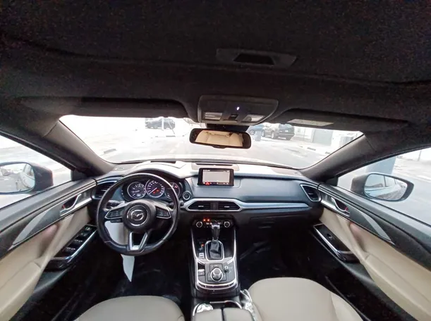 Car image 13