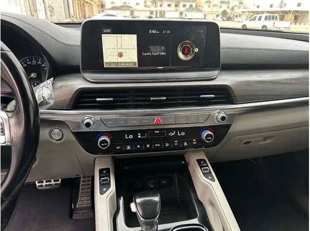 Car image 18