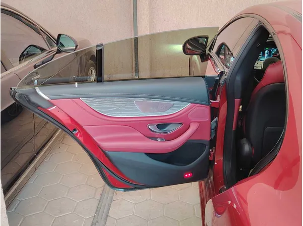 Car image 14