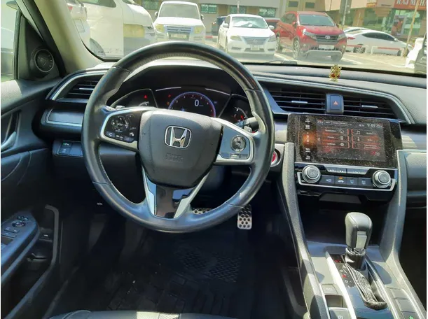 Car image 17