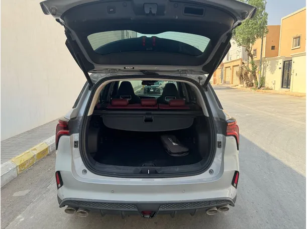 Car image 21