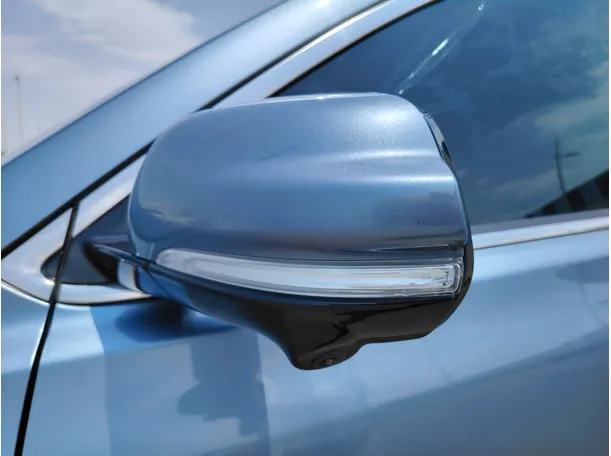 Car image 30