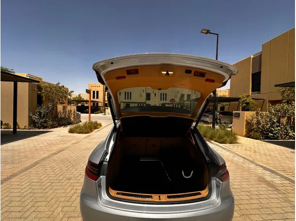 Car image 22