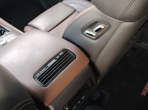 Car image 37
