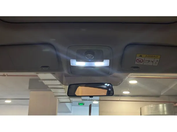 Car image 33