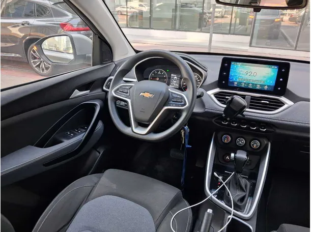 Car image 17
