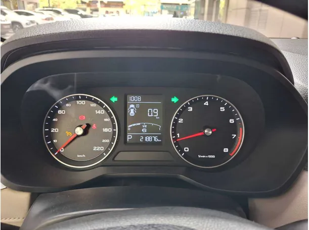 Car image 19