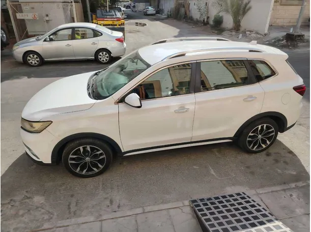 Car image 8