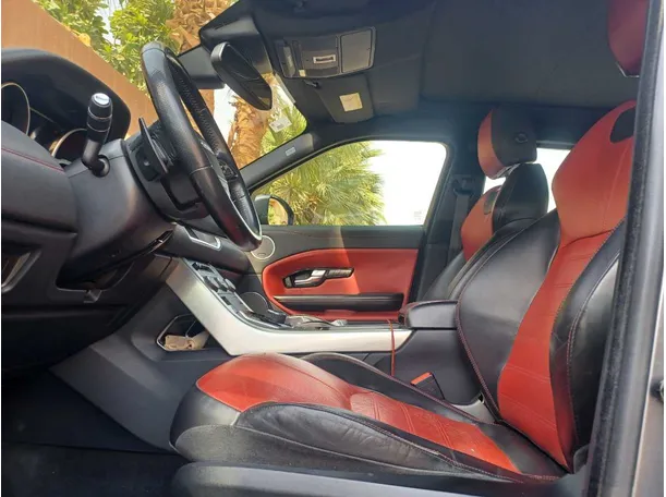 Car image 12