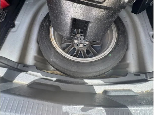 Car image 20
