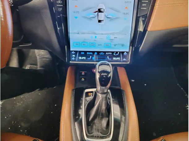 Car image 25