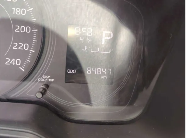 Car image 27