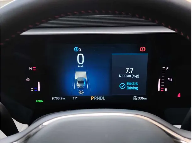 Car image 26