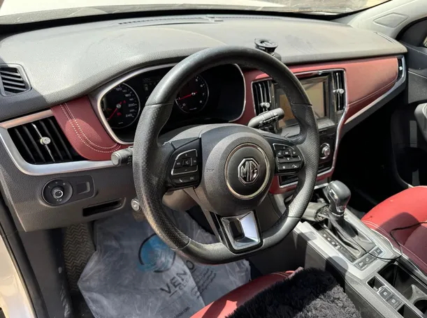 Car image 11