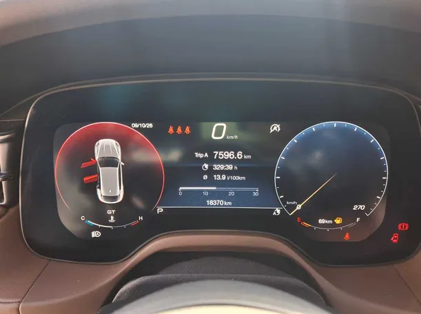 Car image 18