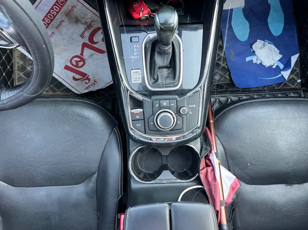 Car image 17