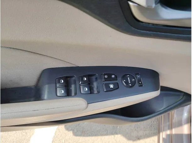 Car image 37