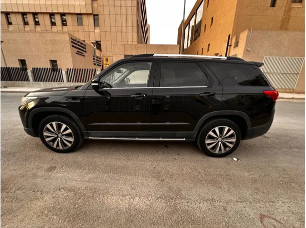 Car image 8
