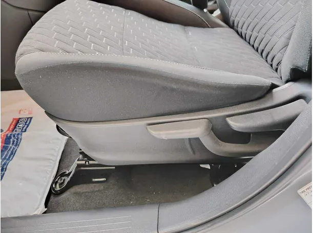 Car image 39