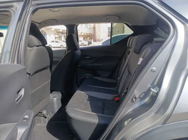 Car image 13