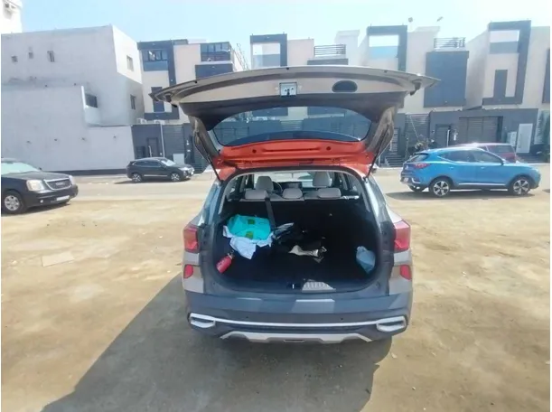 Car image 29