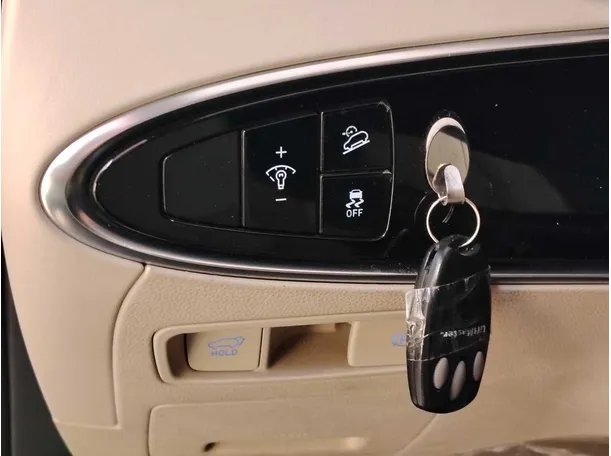 Car image 33