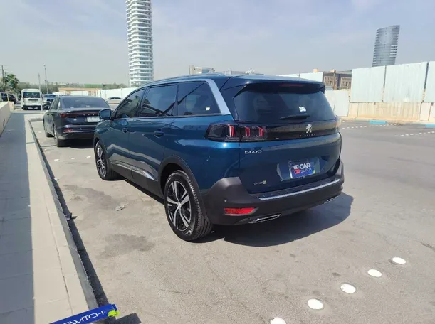 Car image 7