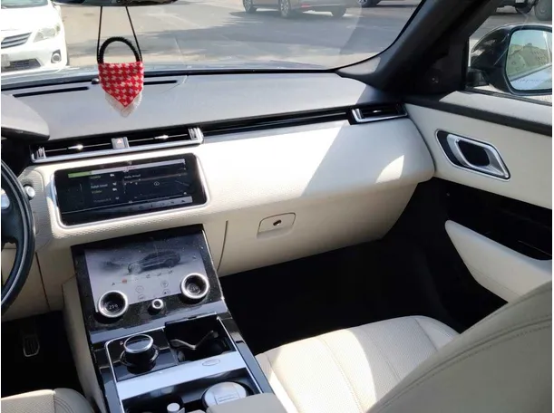 Car image 20