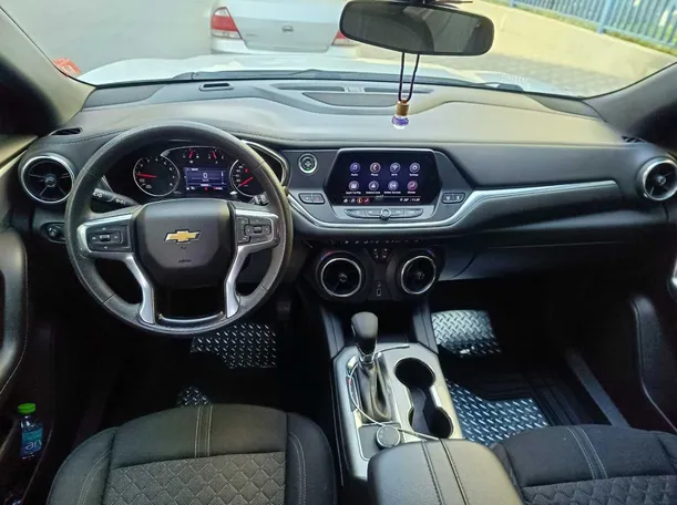 Car image 20