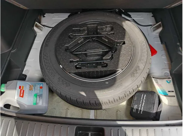 Car image 47