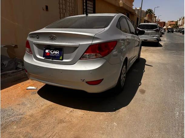 Car image 5