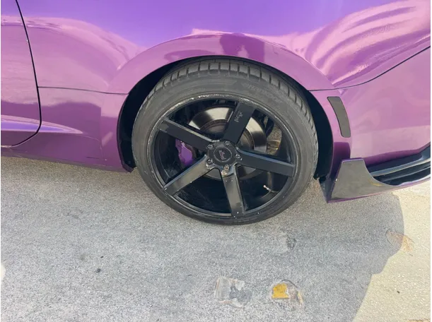 Car image 9