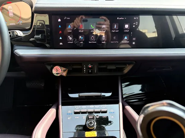 Car image 21